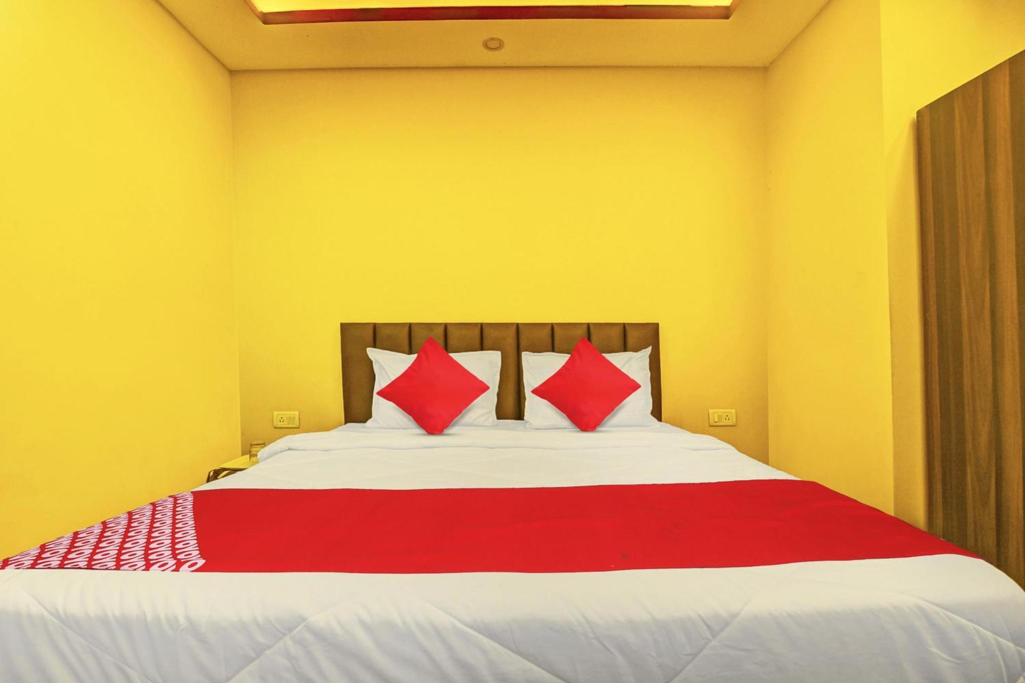 Peppy Guest House Калангут Экстерьер фото